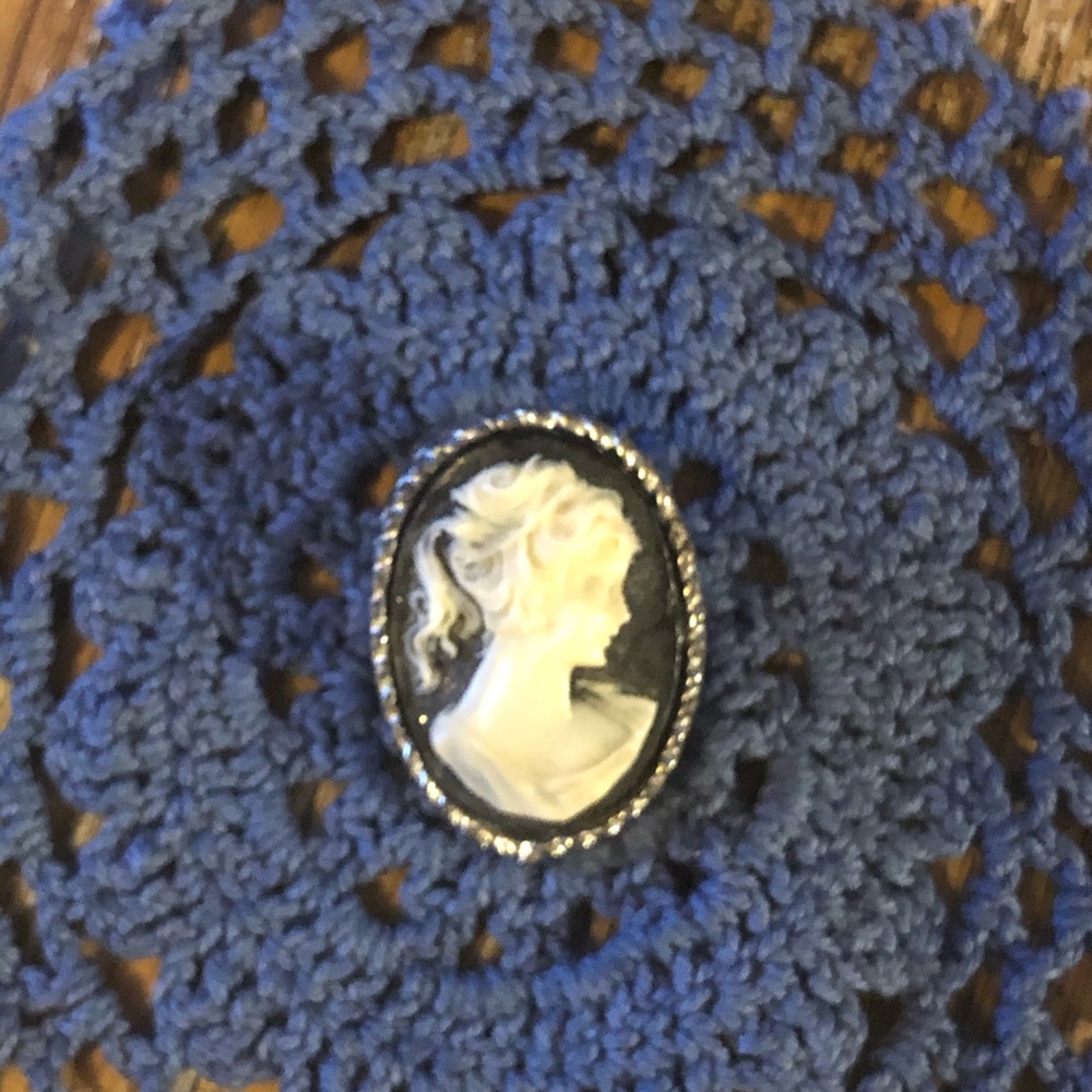 Mother’s Day Vintage Cameo Background Brooch 1”